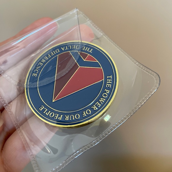 Delta Airlines Coin JD Powers Delta Difference Best Airline 2021 SEALED - Picture 3 of 3
